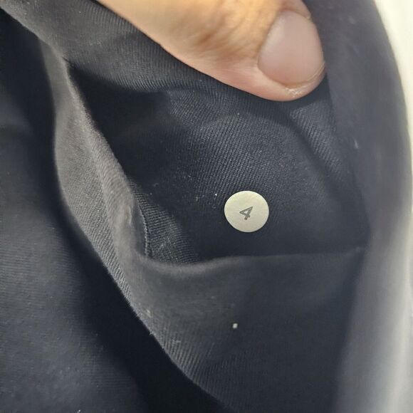 Lululemon Athletica Women's Size 4 Black Cropped Legging With Mesh Caged Inset - Picture 7 of 7